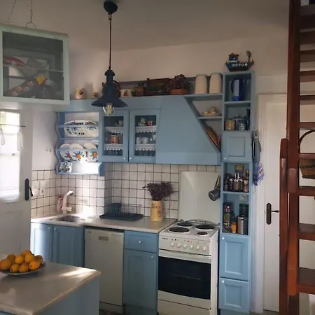 Mary S Traditional Cycladic House * Skaládhos